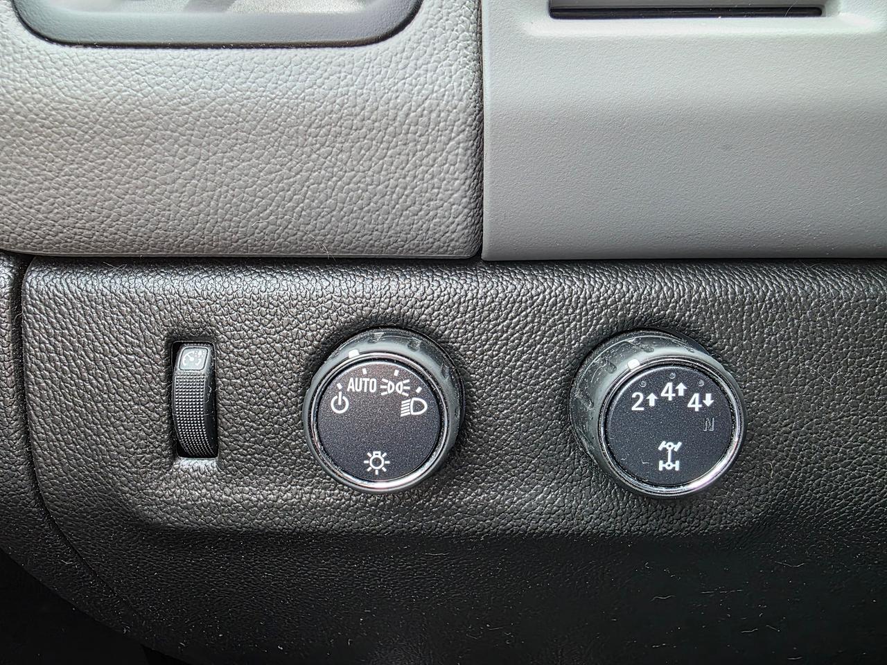 2017 Chevrolet Colorado V6 Ext Cab 4WD Photo