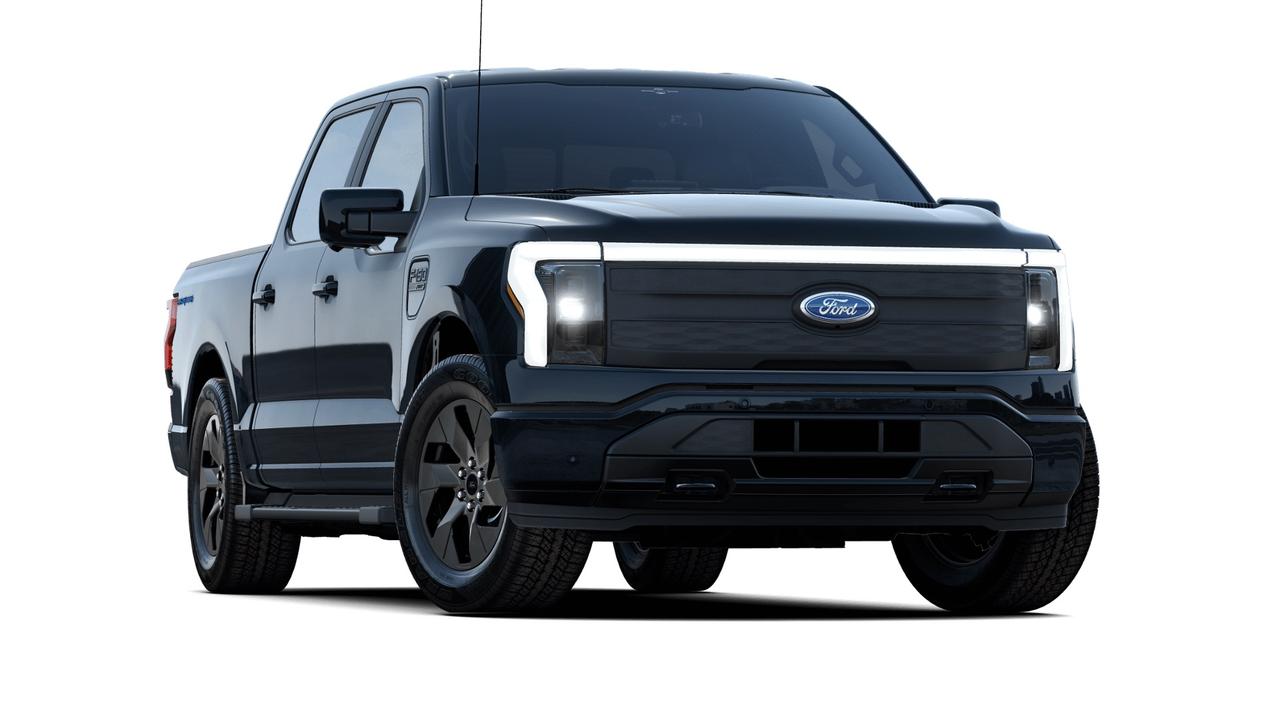 2023 Ford F-150 Lariat 4WD SuperCrew 5.5' Box Photo3