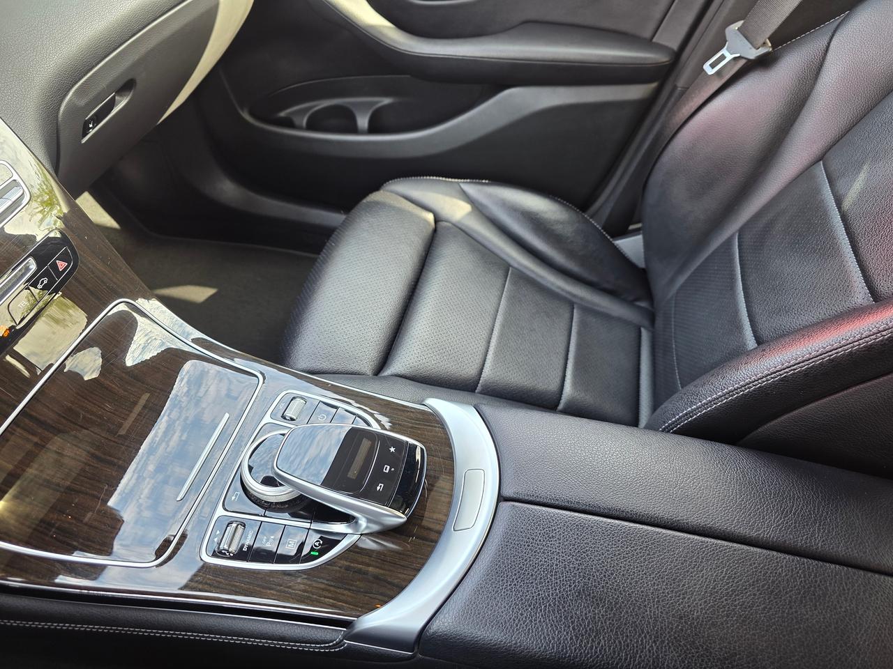 2016 Mercedes-Benz GLC-Class GLC 300 4Matic Photo