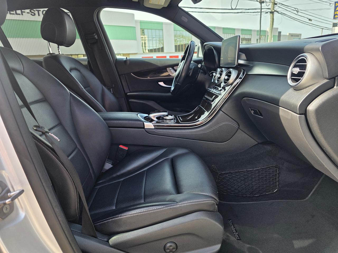 2016 Mercedes-Benz GLC-Class GLC 300 4Matic Photo