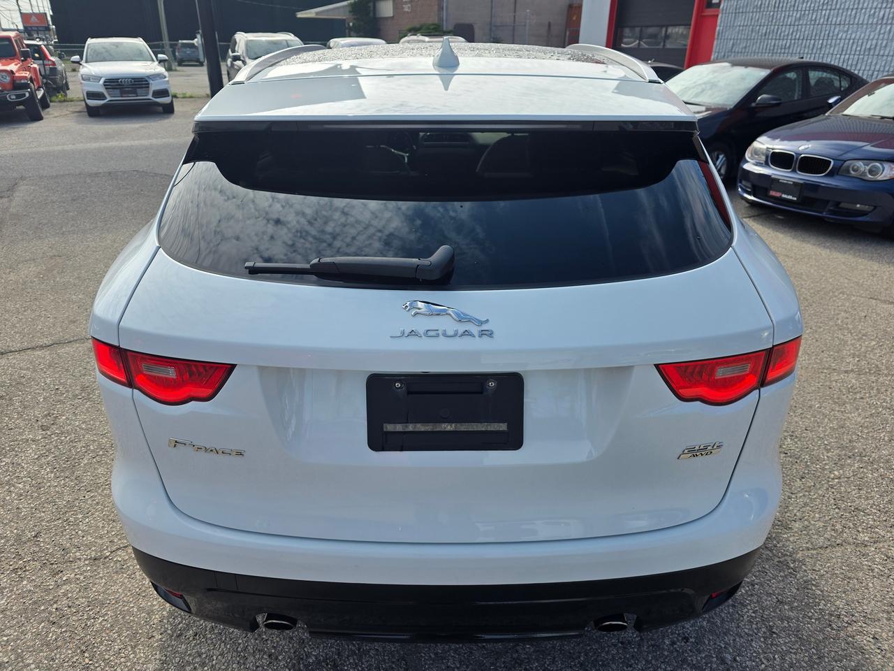 2018 Jaguar F-PACE 25t AWD Prestige Photo