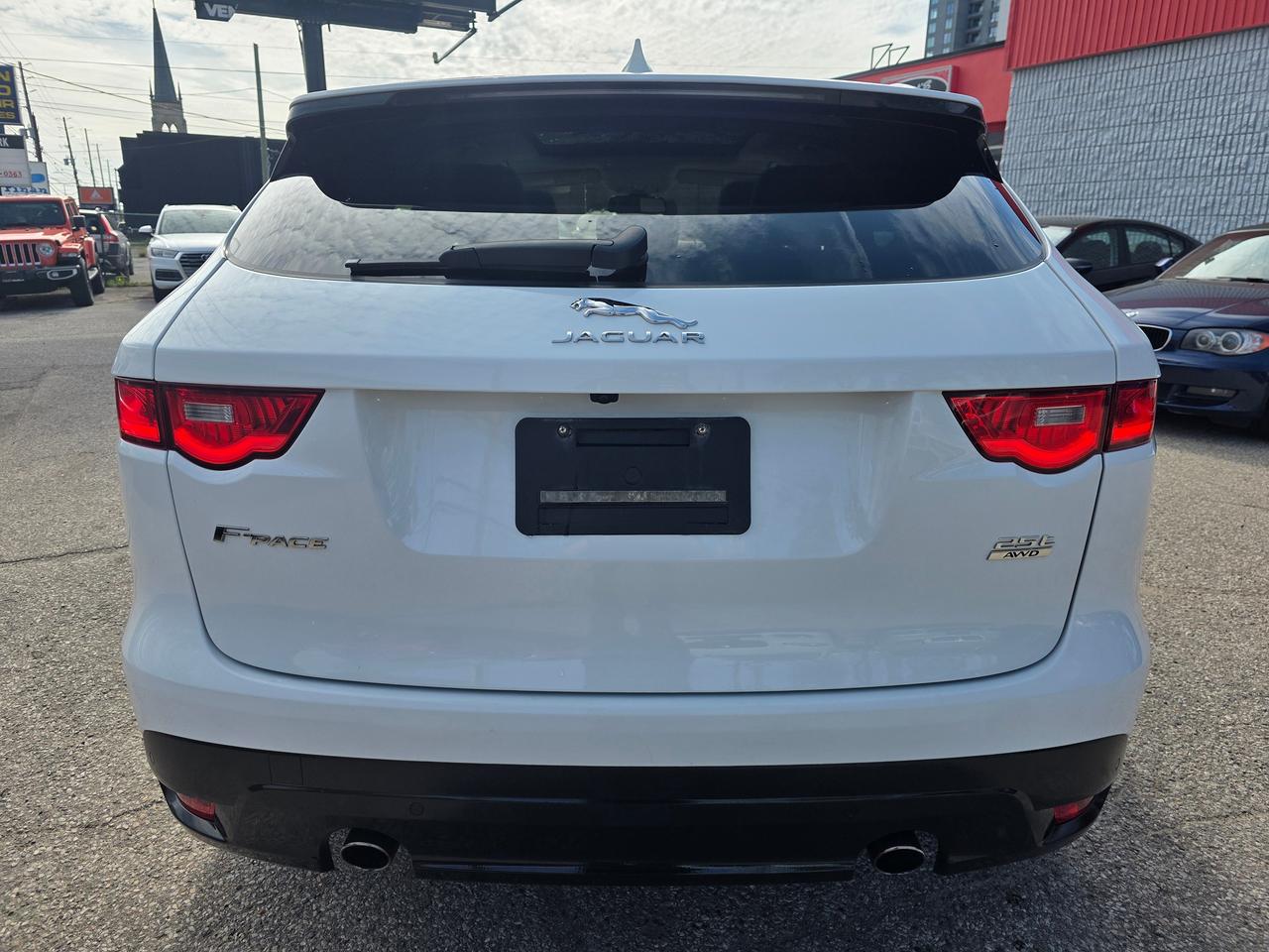 2018 Jaguar F-PACE 25t AWD Prestige Photo