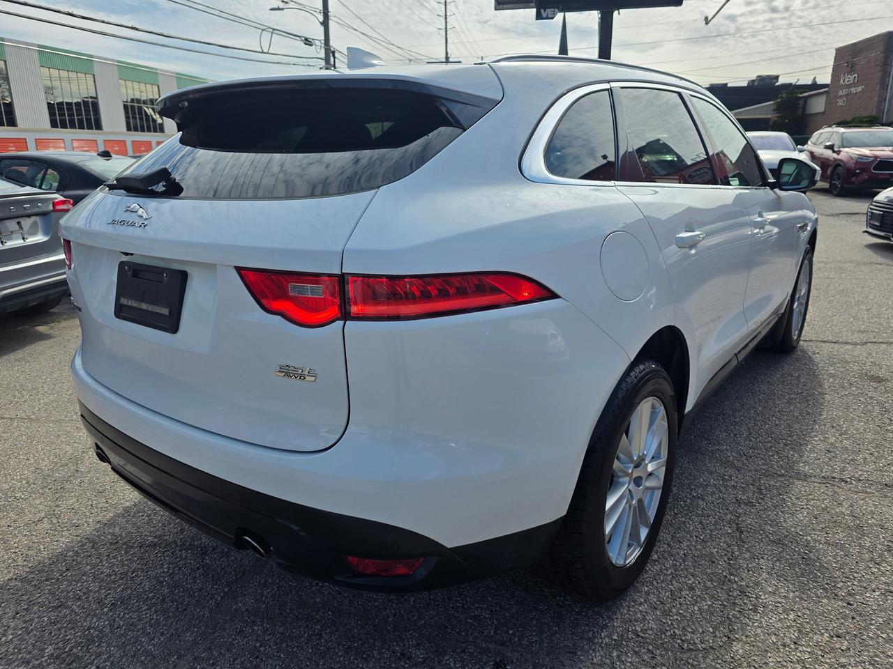 2018 Jaguar F-PACE 25t AWD Prestige Photo