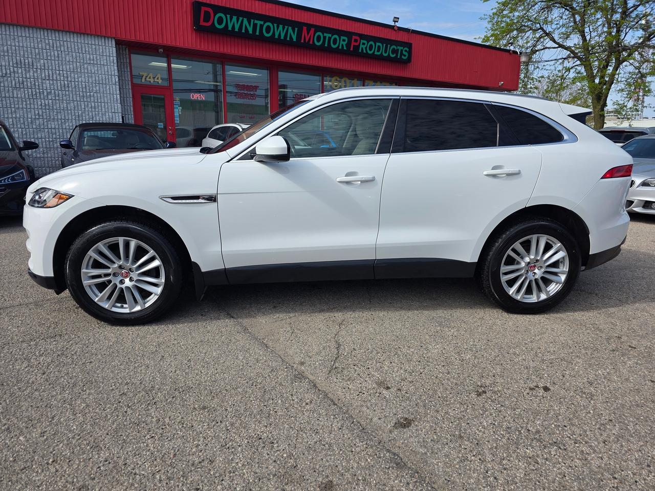 2018 Jaguar F-PACE 25t AWD Prestige Photo2