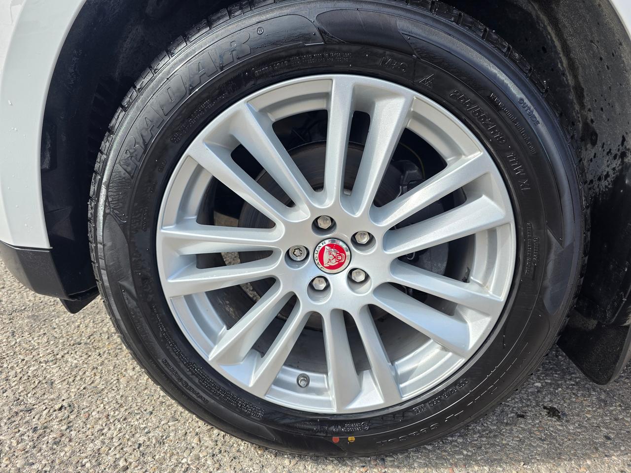 2018 Jaguar F-PACE 25t AWD Prestige Photo