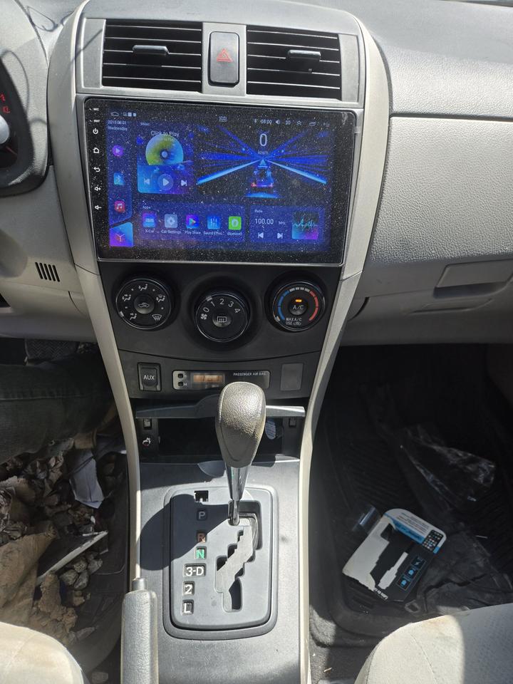 2011 Toyota Corolla LE Photo