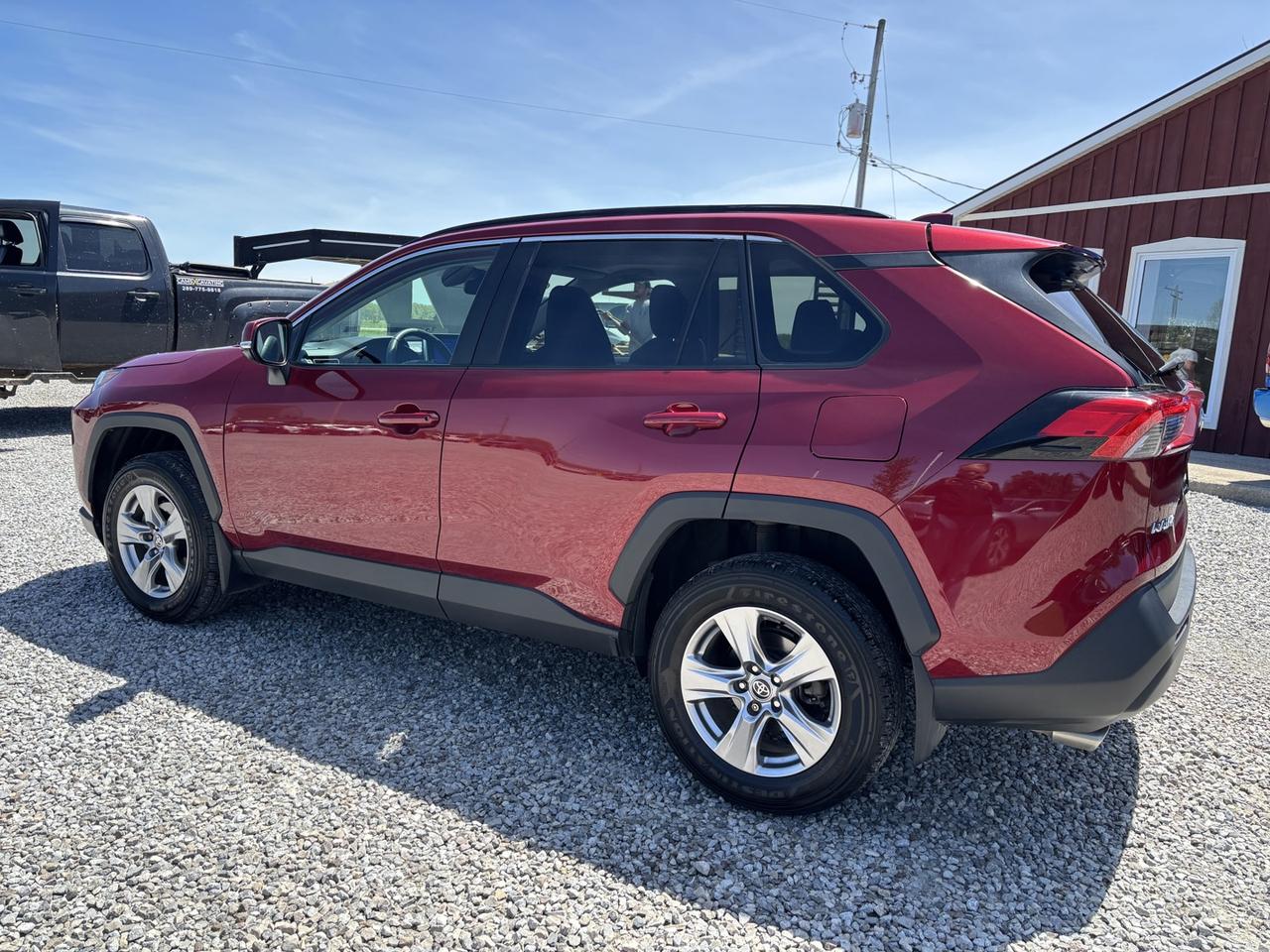 2023 Toyota RAV4 XLE Photo2