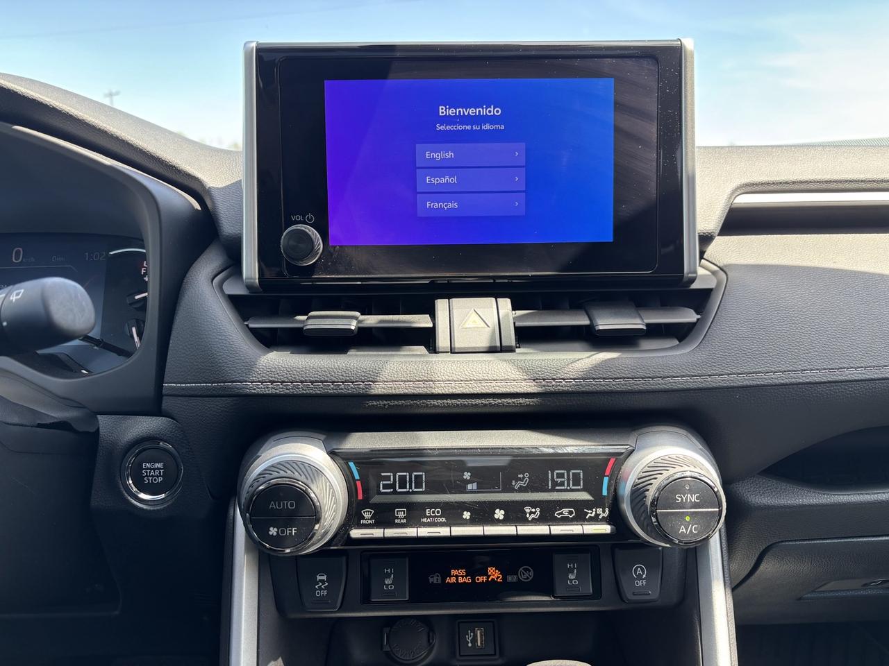 2023 Toyota RAV4 XLE Photo