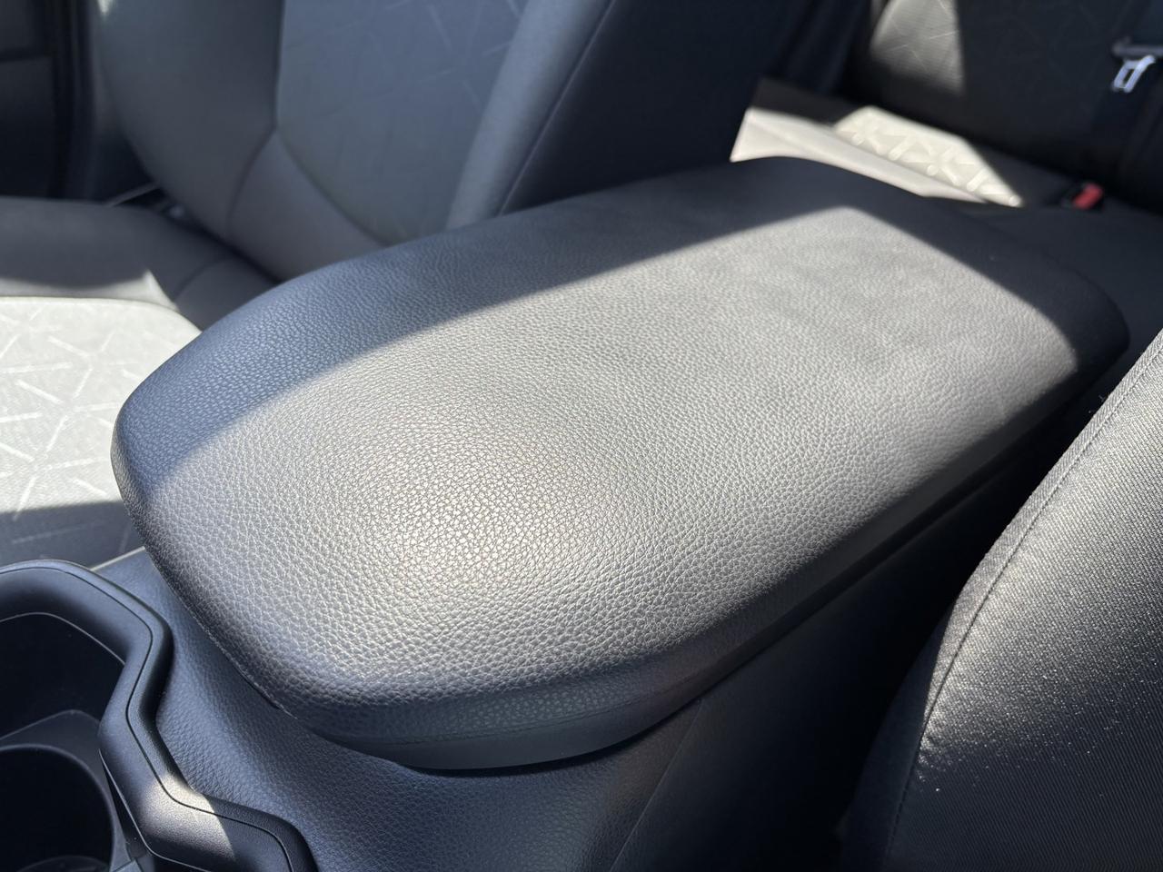2023 Toyota RAV4 XLE Photo