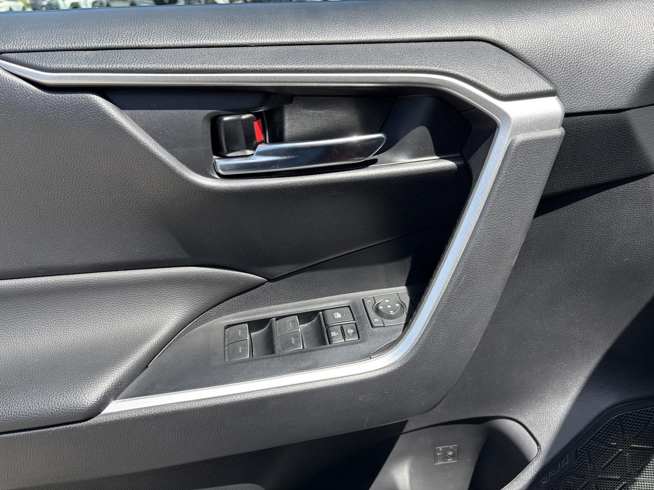 2023 Toyota RAV4 XLE Photo