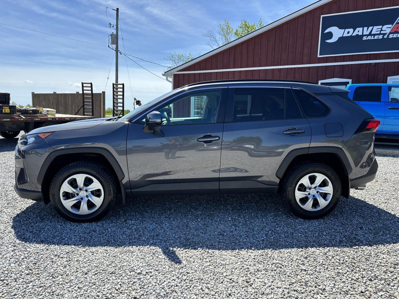 2020 Toyota RAV4 LE Photo