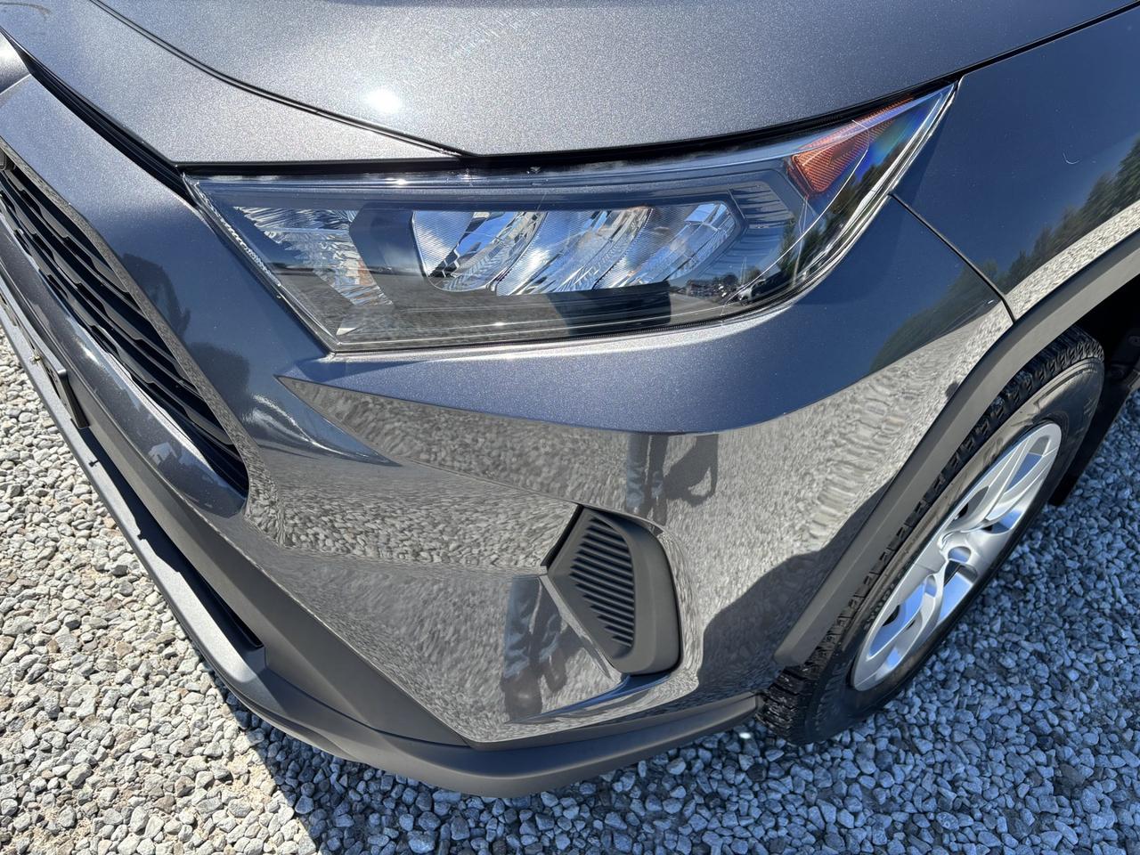 2020 Toyota RAV4 LE Photo