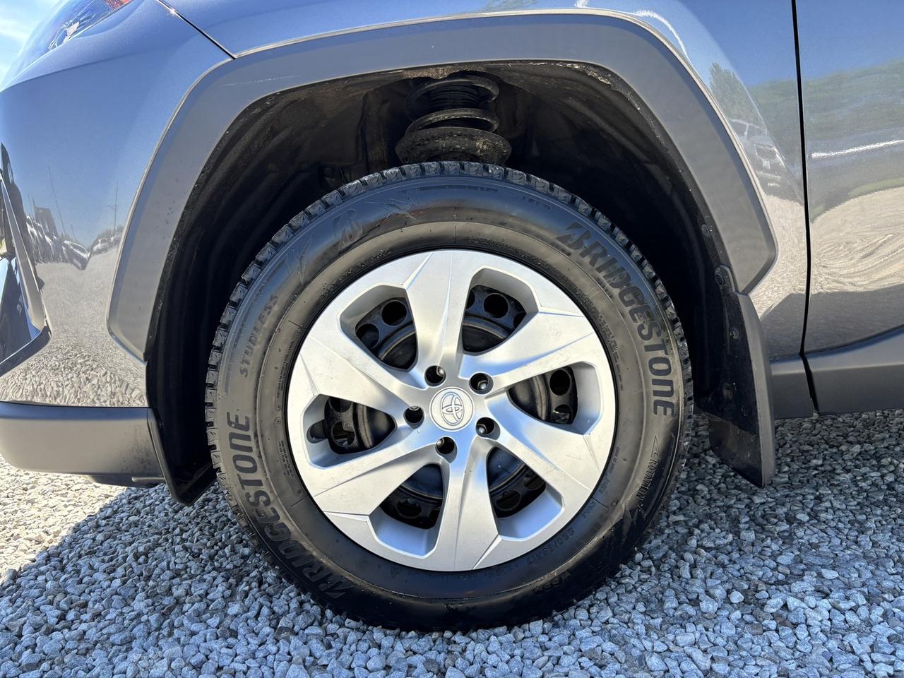 2020 Toyota RAV4 LE Photo