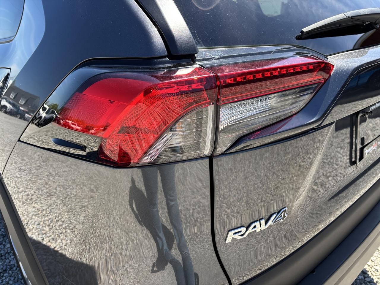 2020 Toyota RAV4 LE Photo