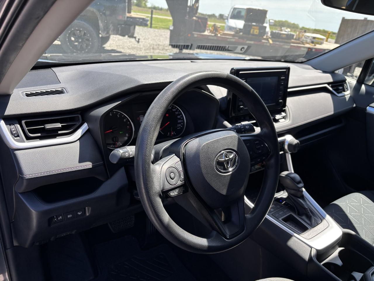 2020 Toyota RAV4 LE Photo