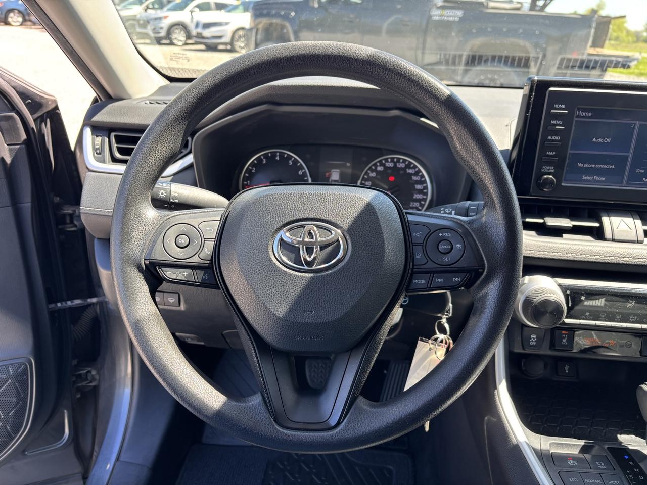2020 Toyota RAV4 LE Photo