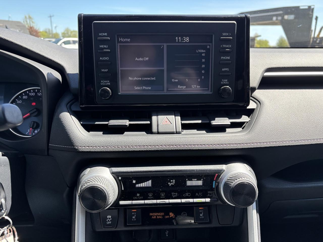 2020 Toyota RAV4 LE Photo