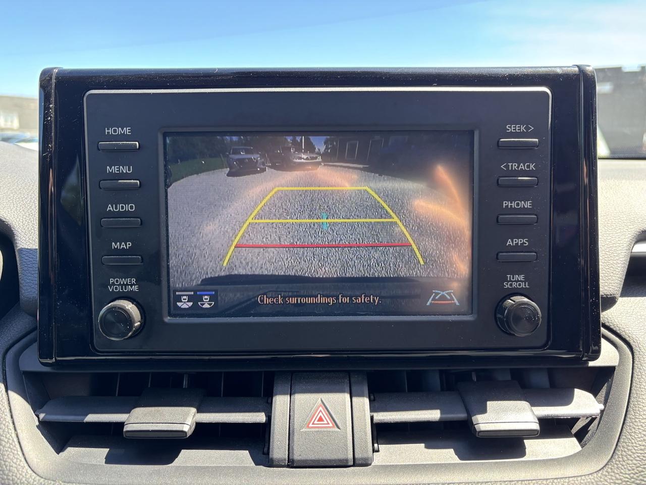 2020 Toyota RAV4 LE Photo