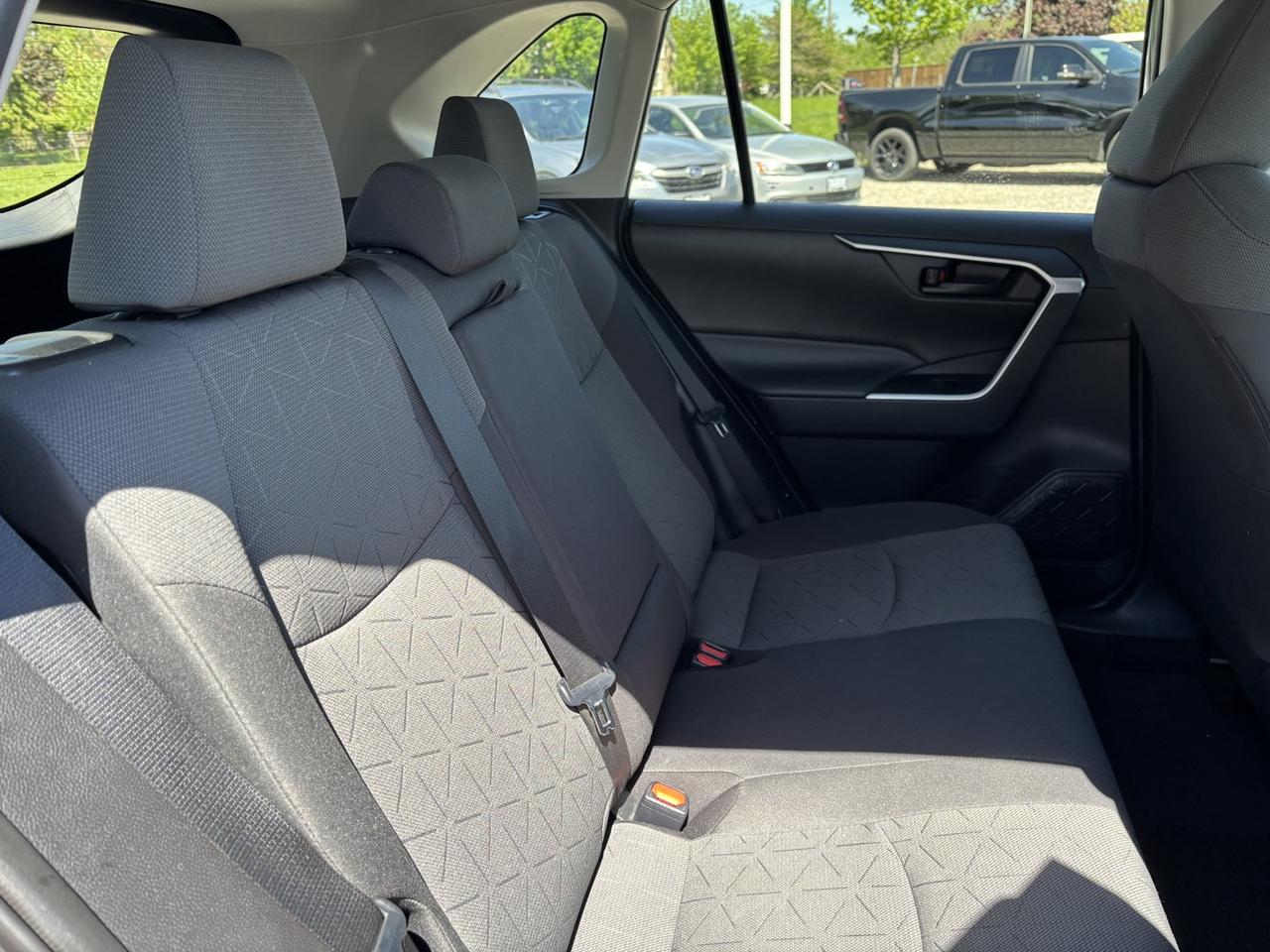 2020 Toyota RAV4 LE Photo