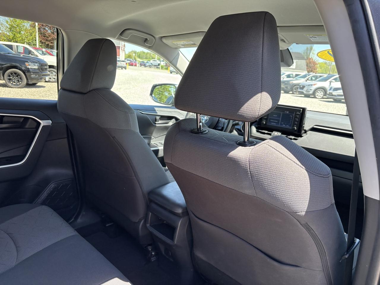 2020 Toyota RAV4 LE Photo
