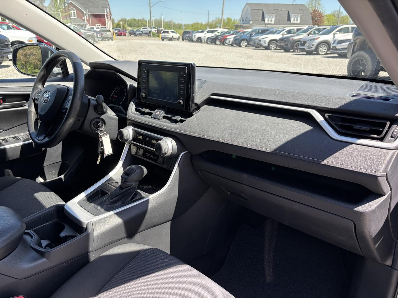 2020 Toyota RAV4 LE Photo