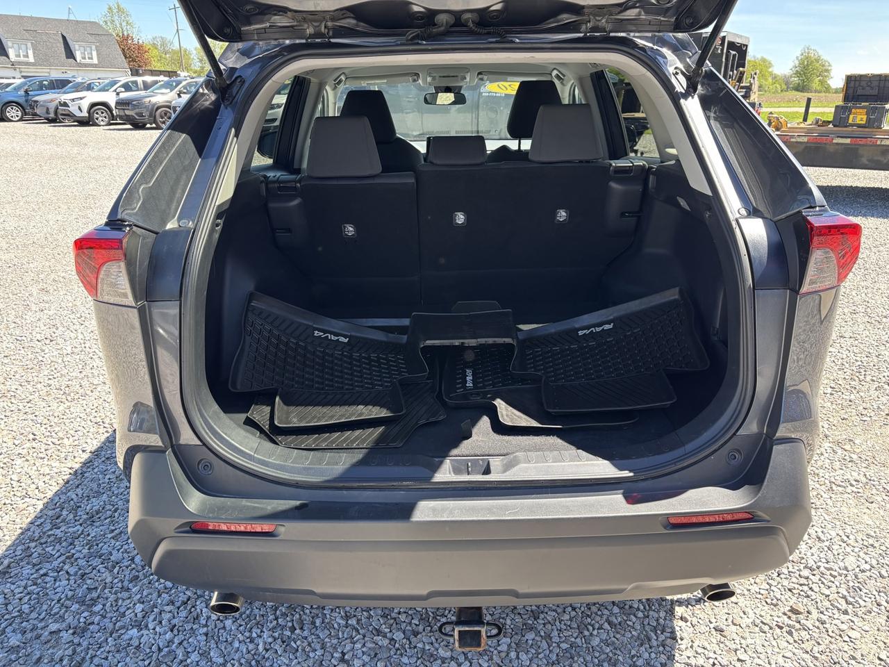 2020 Toyota RAV4 LE Photo