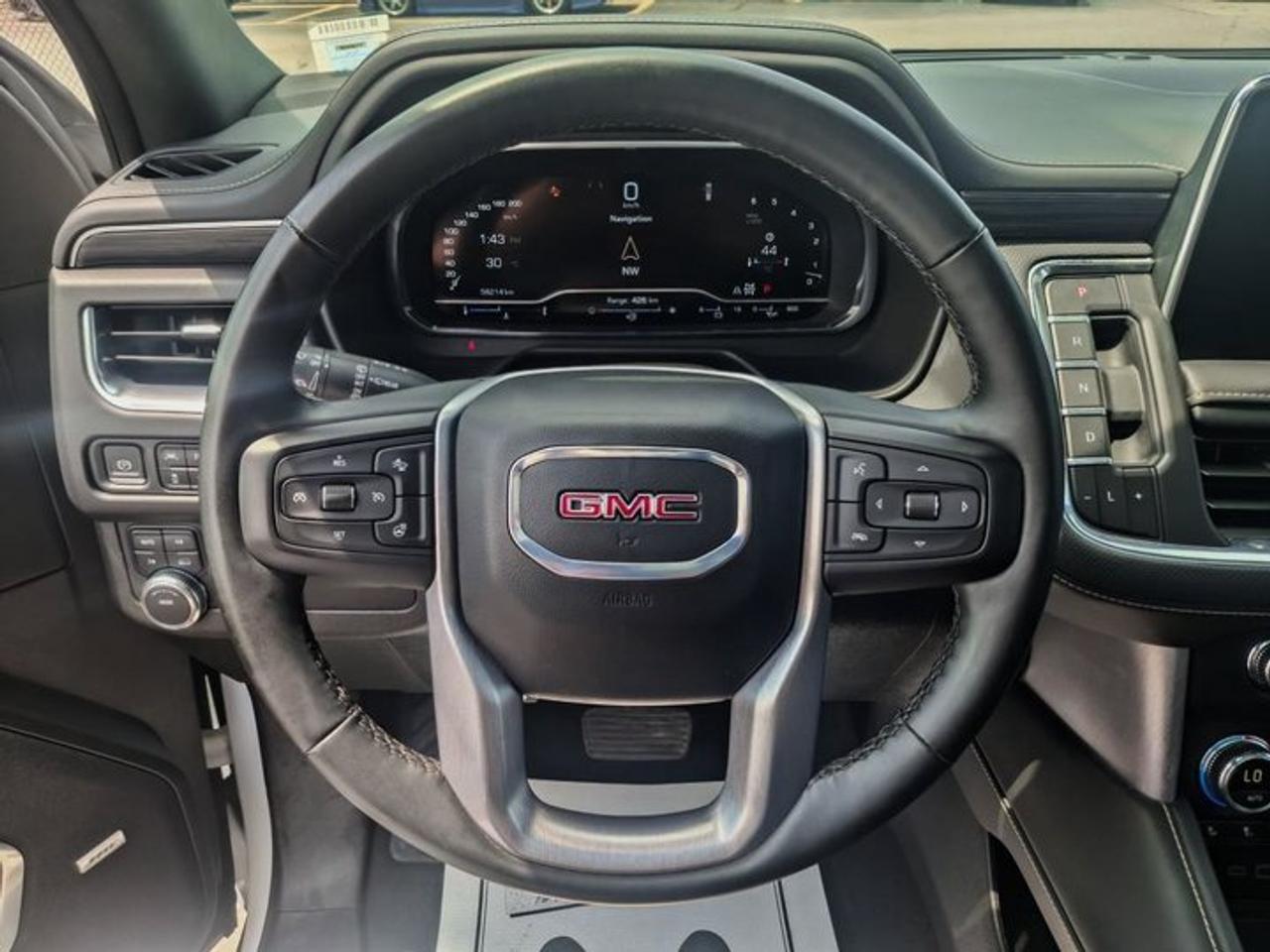 2024 GMC Yukon XL SLT 4WD | Luxury Pkg | Leather | Sunroof | 360 Camera | Adaptive Cruise | Heated Wheel | and More ! Photo