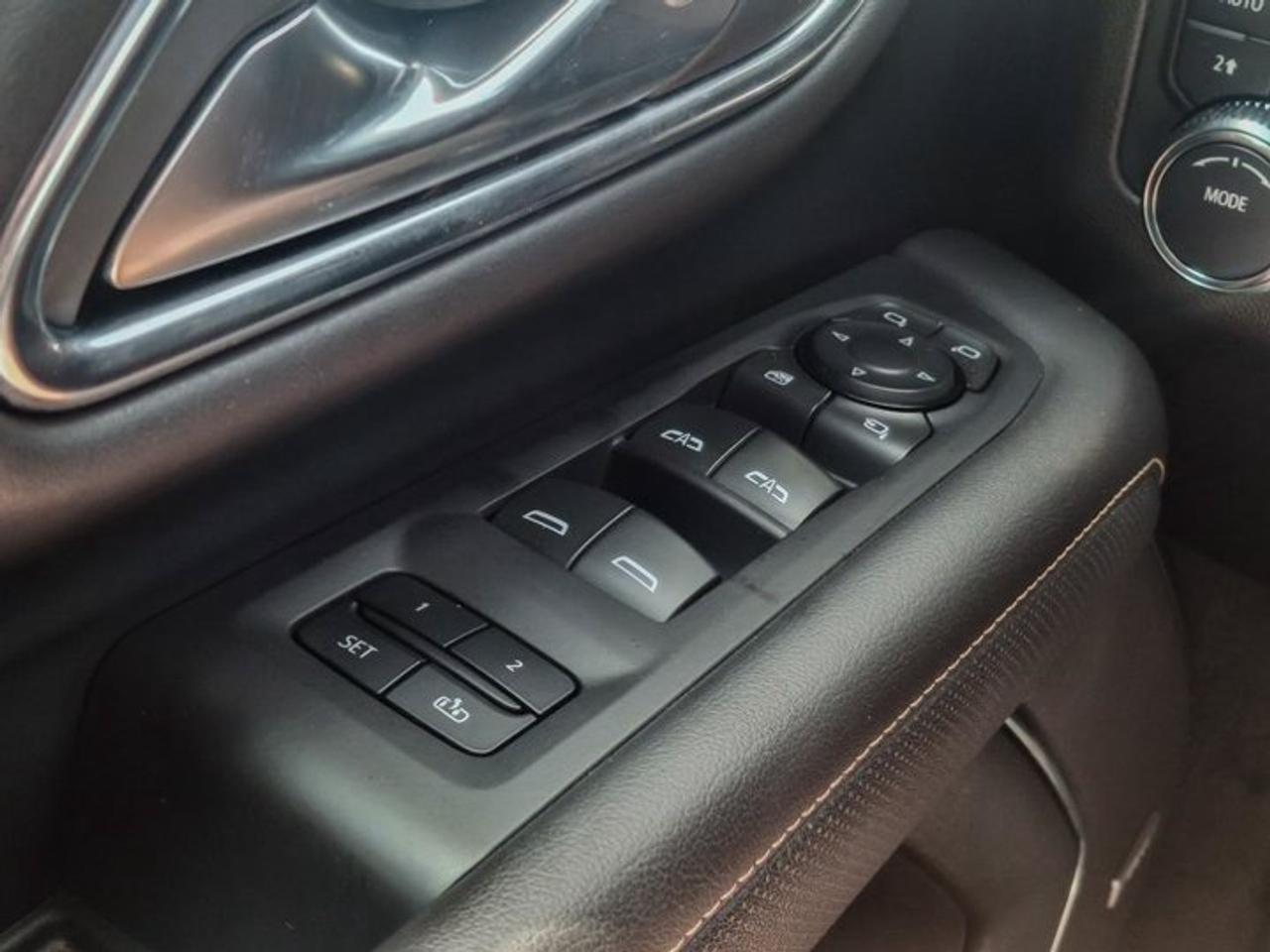 2024 GMC Yukon XL SLT 4WD | Luxury Pkg | Leather | Sunroof | 360 Camera | Adaptive Cruise | Heated Wheel | and More ! Photo