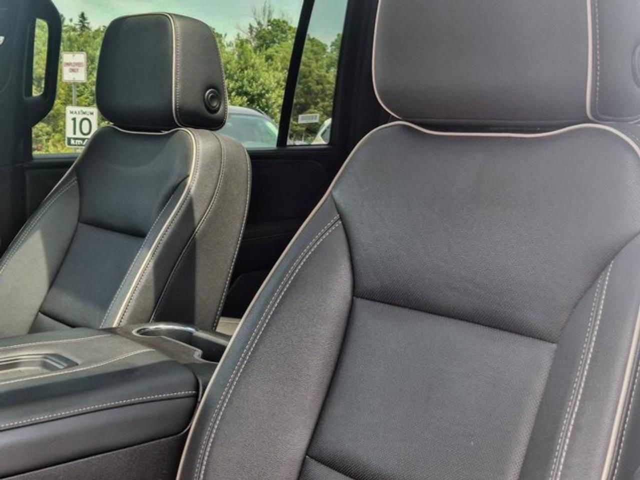 2024 GMC Yukon XL SLT 4WD | Luxury Pkg | Leather | Sunroof | 360 Camera | Adaptive Cruise | Heated Wheel | and More ! Photo