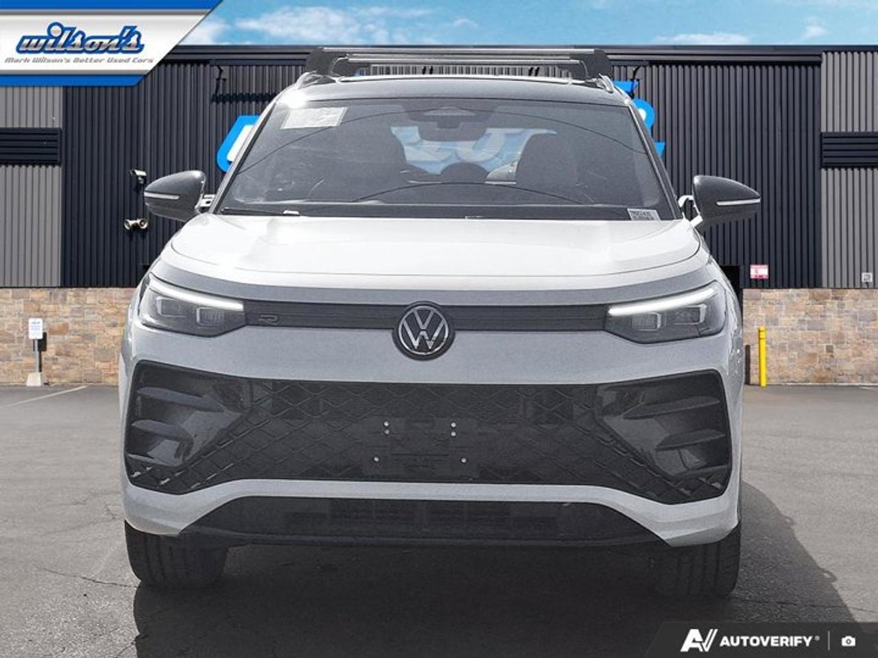 2026 Volkswagen Tiguan Comfortline R-Line Black Edition AWD | Leather | Sunroof | Heated Wheel + Seats | and More ! Photo