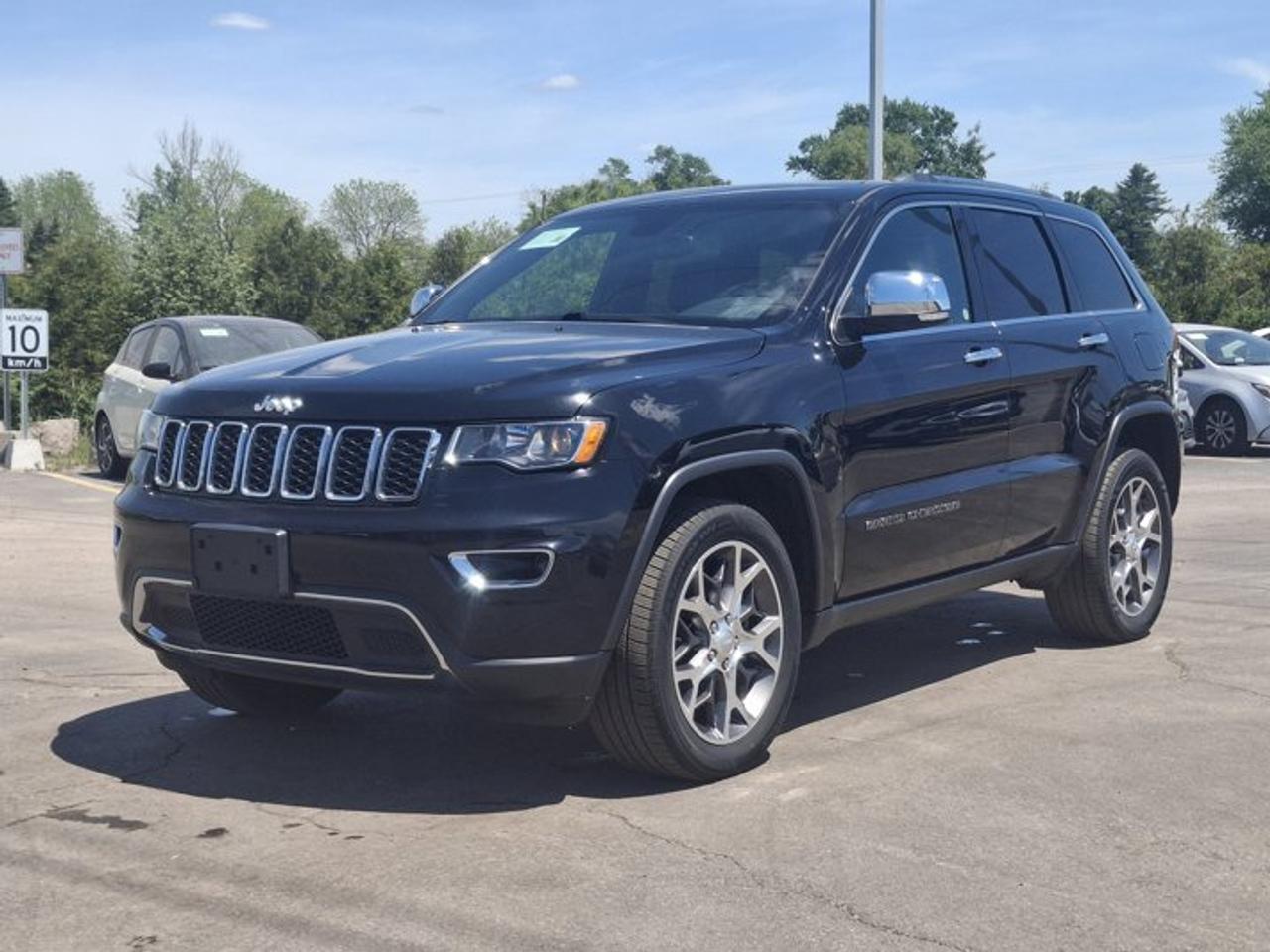 2021 Jeep Grand Cherokee Limited 4X4 | Leather | Sunroof | Nav | Heated Wheel + Seats | Power Liftgate | CarPlay and More ! Photo