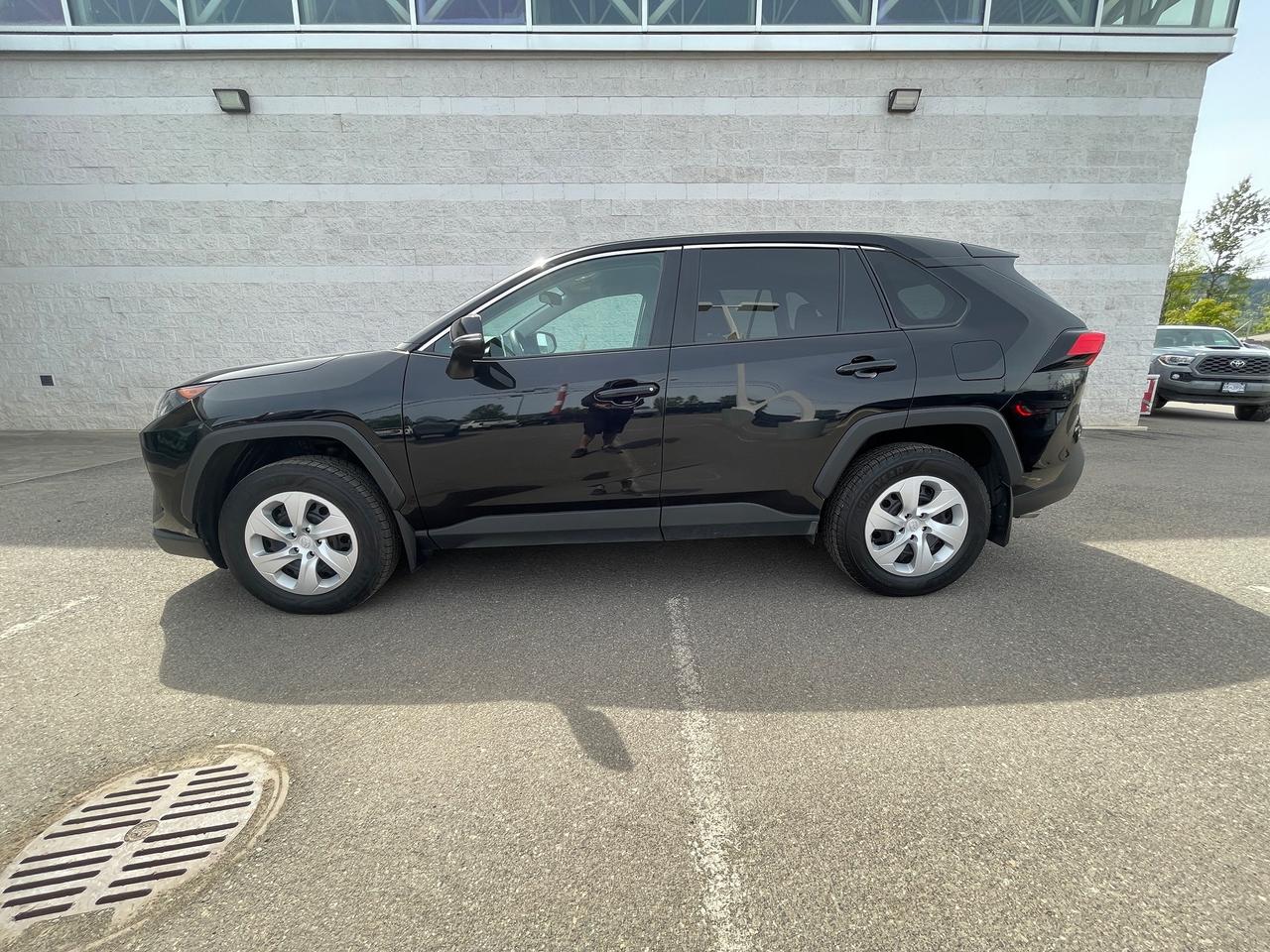 2024 Toyota RAV4 LE Photo2