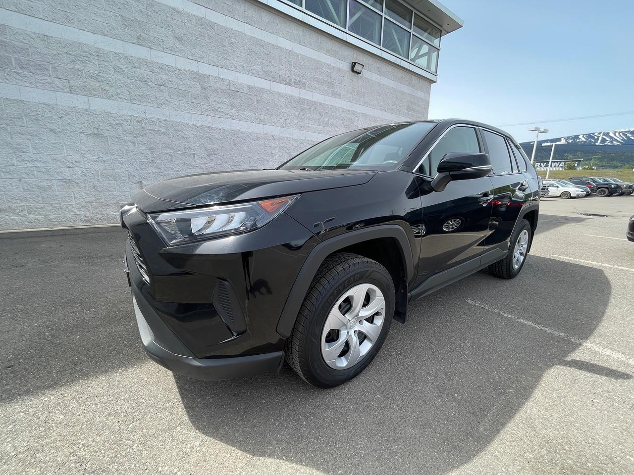 2024 Toyota RAV4 LE Photo0