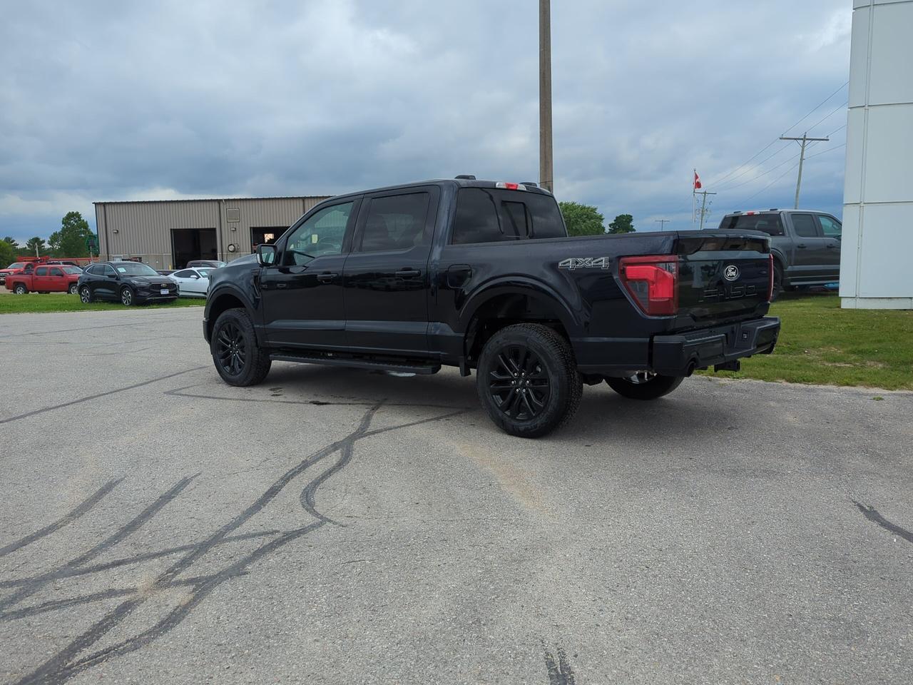 2026 Ford F-150 XLT SuperCrew 302A 4x4 Photo3