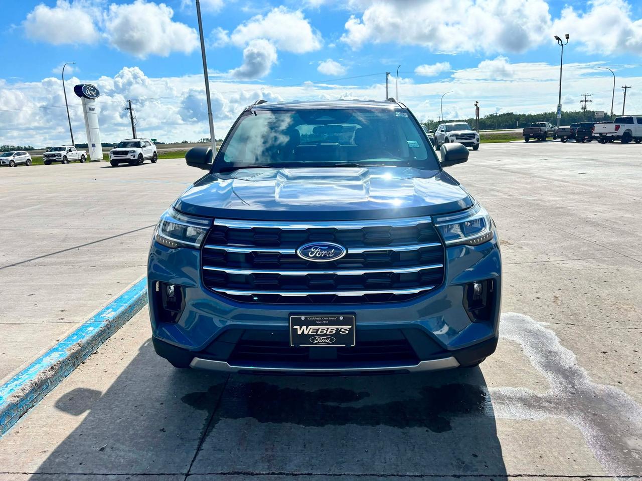 2026 Ford Explorer Active w/200A Pkg 4WD Photo1