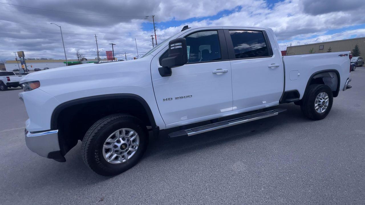 2025 Chevrolet Silverado 2500 HD LT 4X4, HEATED FRONT SEATS, NAV, CRUISE CONTROL, SIRIUS XM, BACK UP CAM!! Photo
