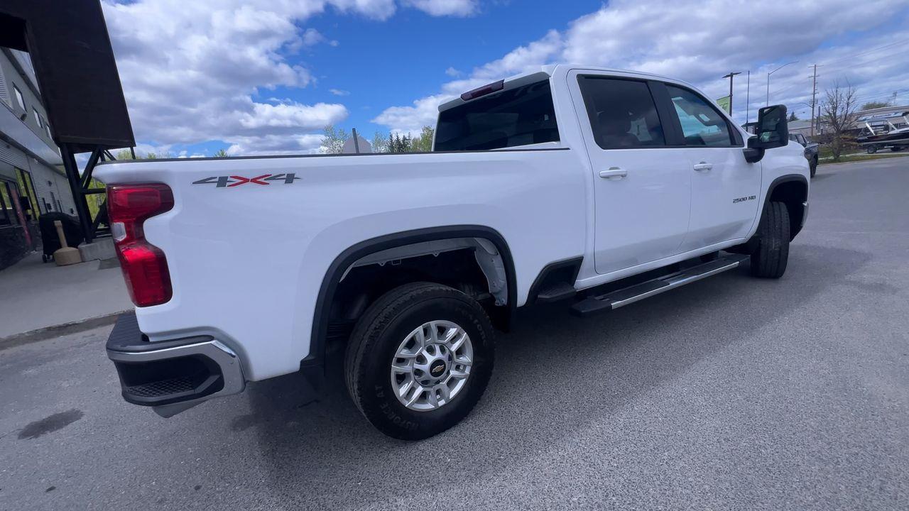 2025 Chevrolet Silverado 2500 HD LT 4X4, HEATED FRONT SEATS, NAV, CRUISE CONTROL, SIRIUS XM, BACK UP CAM!! Photo