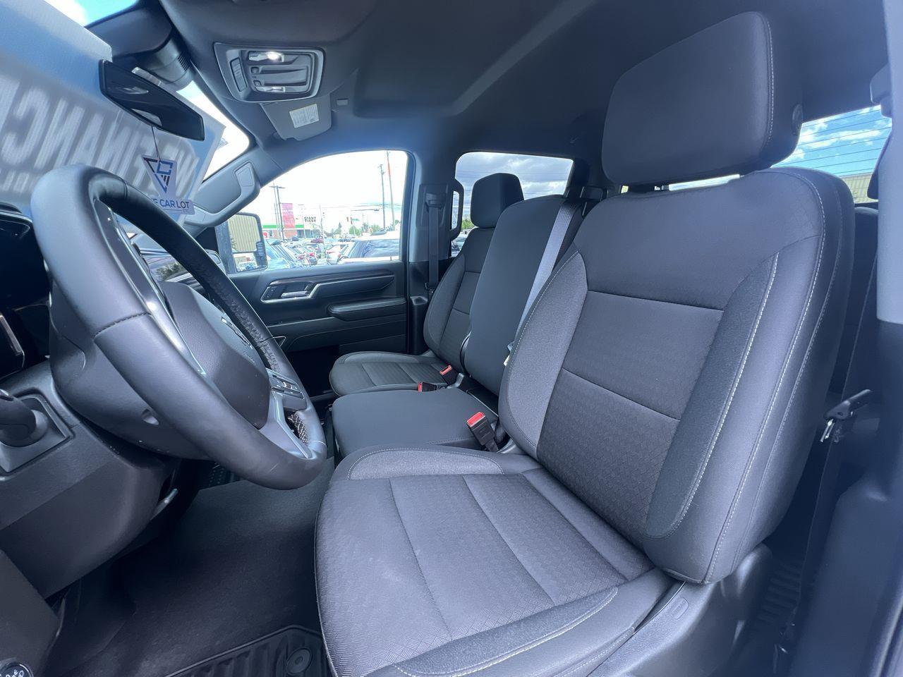 2025 Chevrolet Silverado 2500 HD LT 4X4, HEATED FRONT SEATS, NAV, CRUISE CONTROL, SIRIUS XM, BACK UP CAM!! Photo