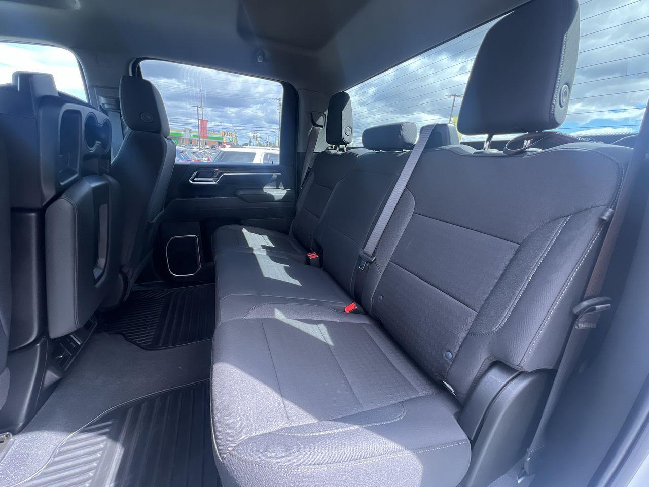 2025 Chevrolet Silverado 2500 HD LT 4X4, HEATED FRONT SEATS, NAV, CRUISE CONTROL, SIRIUS XM, BACK UP CAM!! Photo