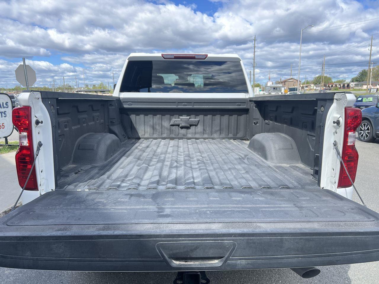 2025 Chevrolet Silverado 2500 HD LT 4X4, HEATED FRONT SEATS, NAV, CRUISE CONTROL, SIRIUS XM, BACK UP CAM!! Photo