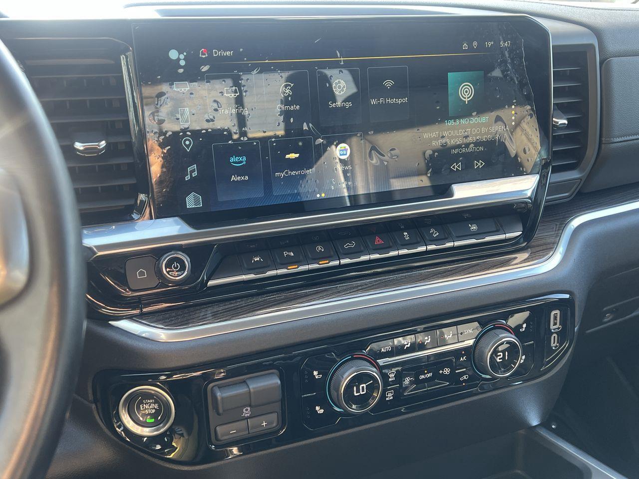 2024 Chevrolet Silverado 1500 RST 4X4, REMOTE START, HEATED FRONT SEATS, SIRIUS XM, CRUISE CONTROL, BACK UP CAM!! Photo