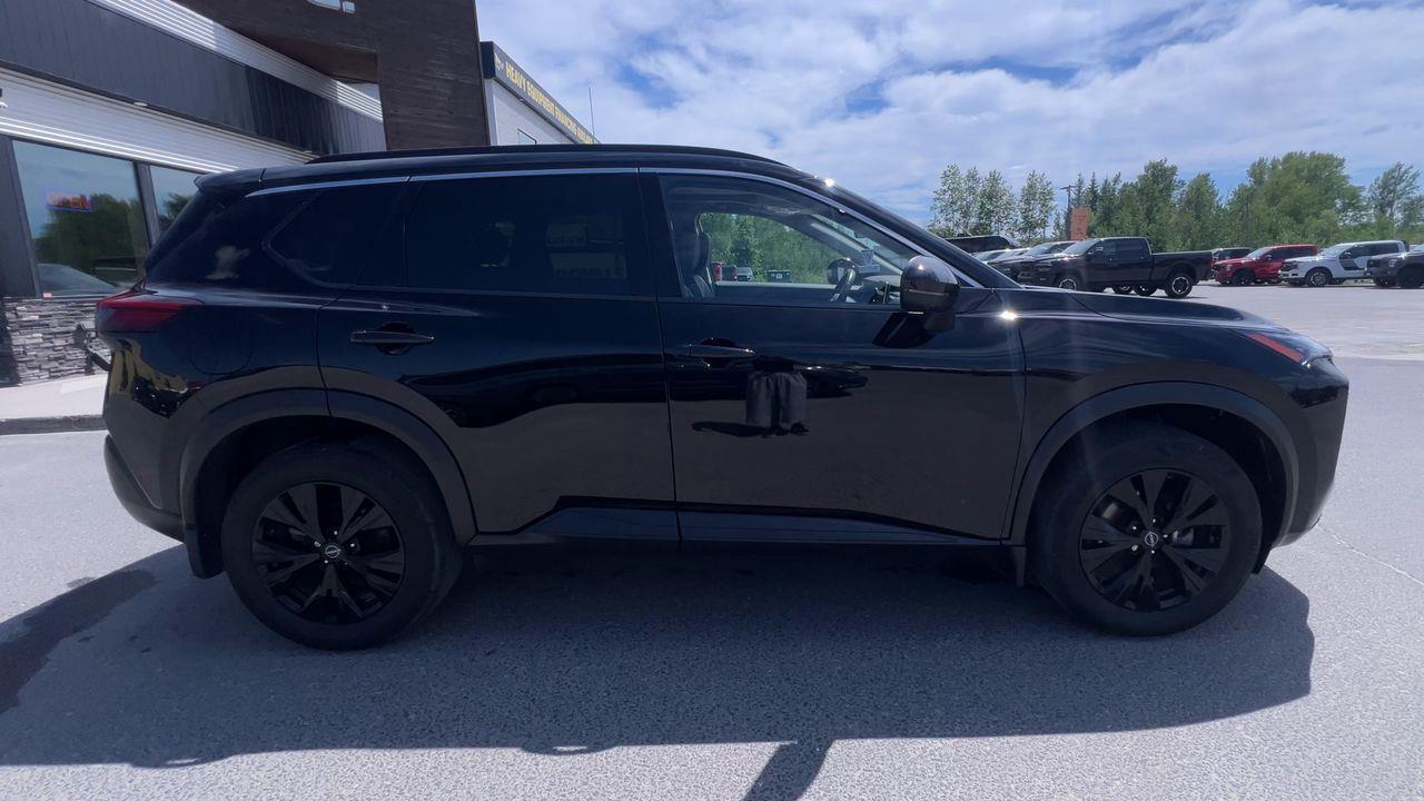 2023 Nissan Rogue SV Midnight Edition AWD, REMOTE START, HEATED FRONT SEATS, CRUISE CONTROL, MOONROOF, SIRIUS XM, BACK UP CAM!! Photo4