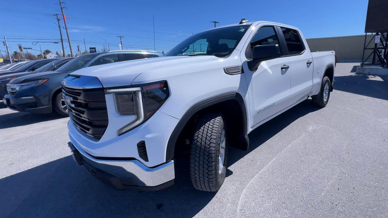 2024 GMC Sierra 1500 Pro 4X4, 6 PASSENGER, BACK UP CAMERA, CRUISE CONTROL, REAR DEFROST!! Photo