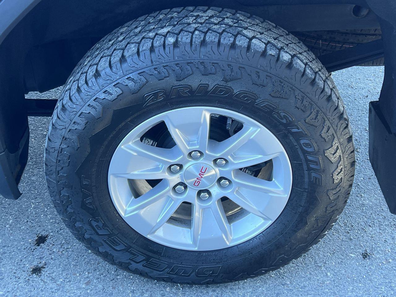 2024 GMC Sierra 1500 Pro 4X4, 6 PASSENGER, BACK UP CAMERA, CRUISE CONTROL, REAR DEFROST!! Photo