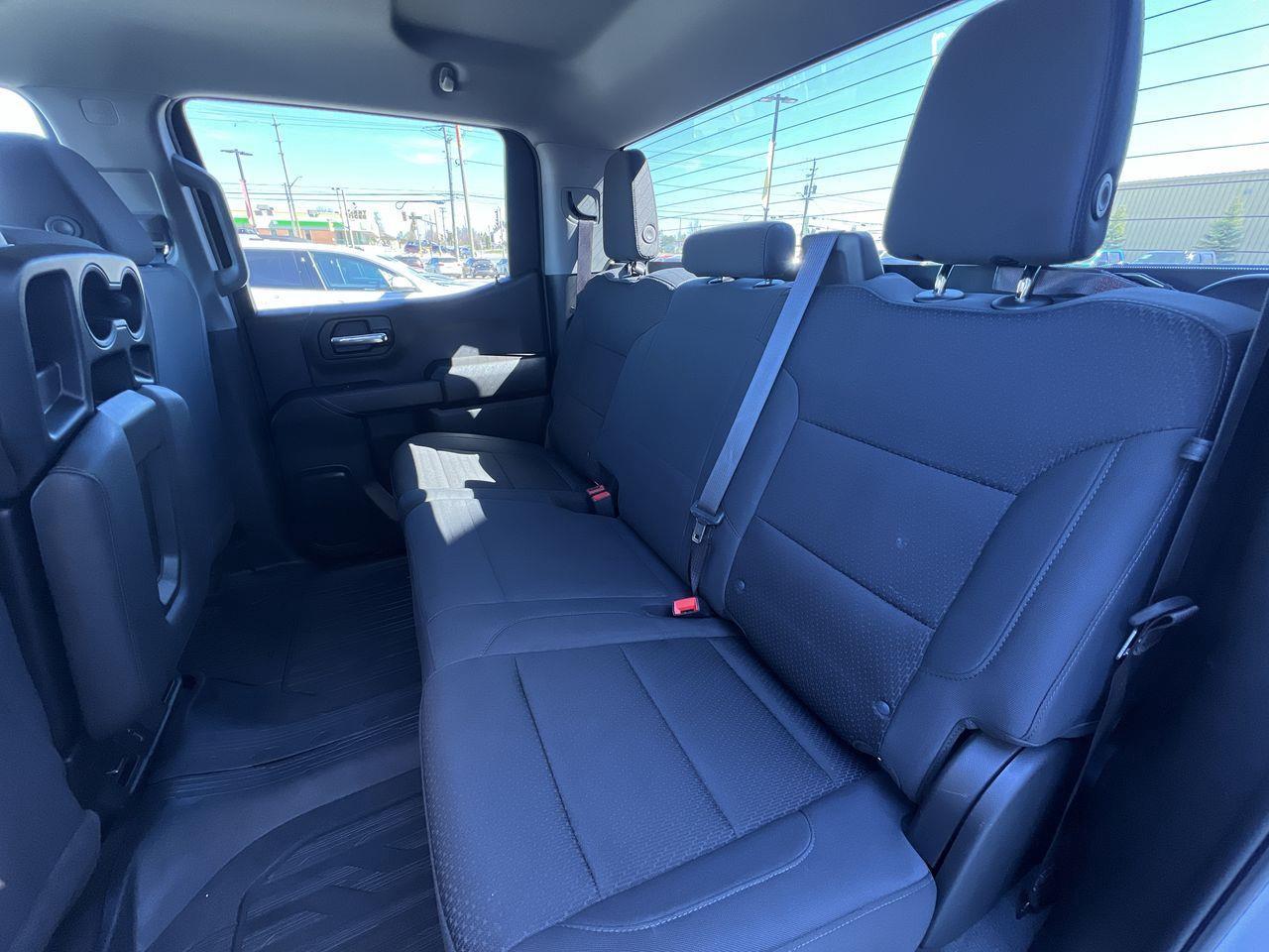 2024 GMC Sierra 1500 Pro 4X4, 6 PASSENGER, BACK UP CAMERA, CRUISE CONTROL, REAR DEFROST!! Photo