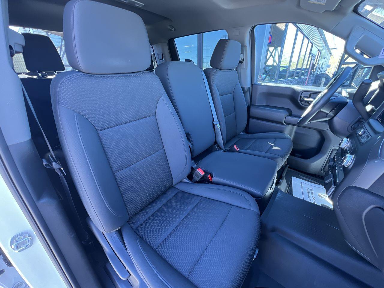 2024 GMC Sierra 1500 Pro 4X4, 6 PASSENGER, BACK UP CAMERA, CRUISE CONTROL, REAR DEFROST!! Photo