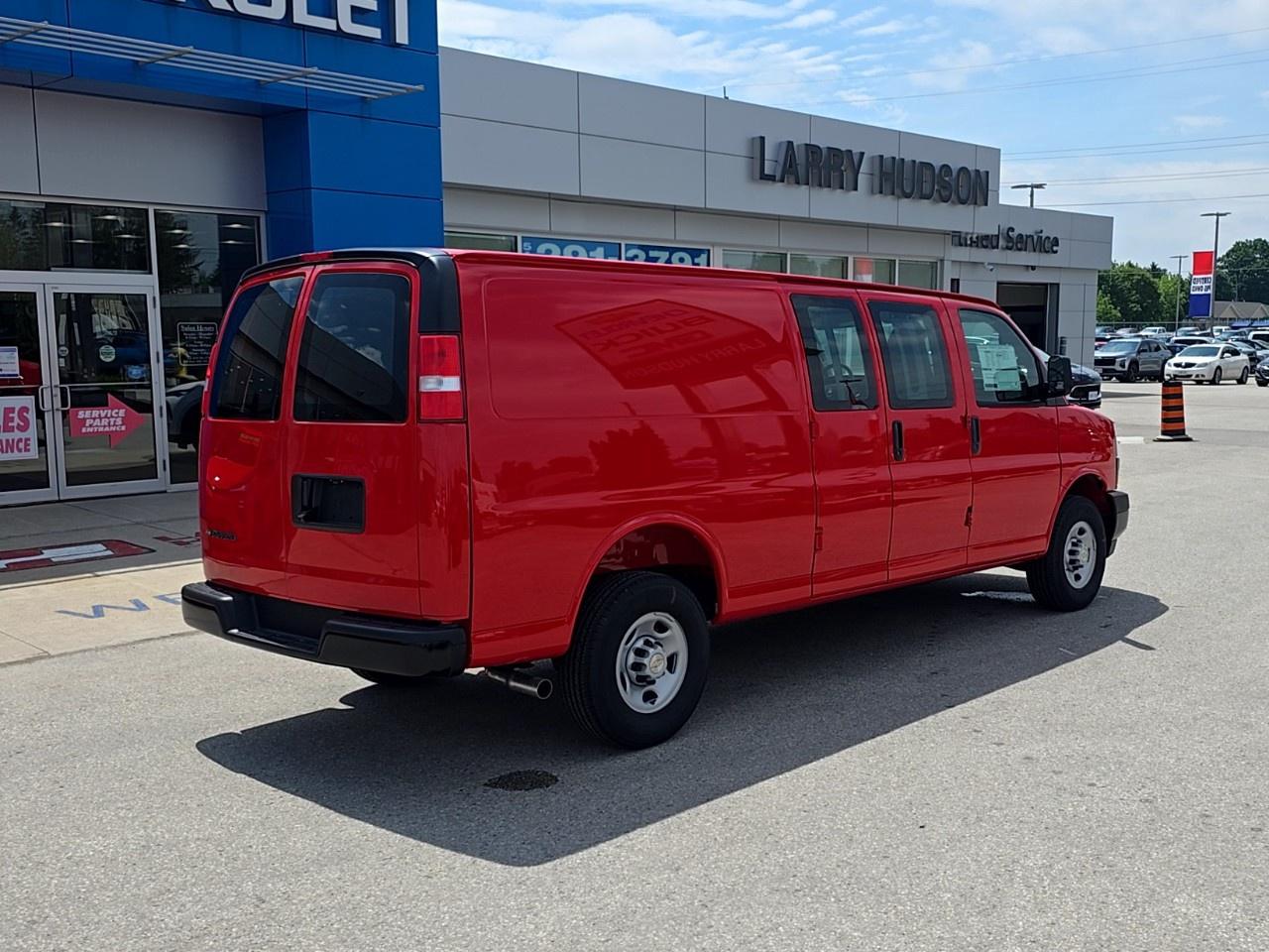 2026 Chevrolet Express Cargo Van 2500 Extended Wheelbase Rear-Wheel Drive Photo
