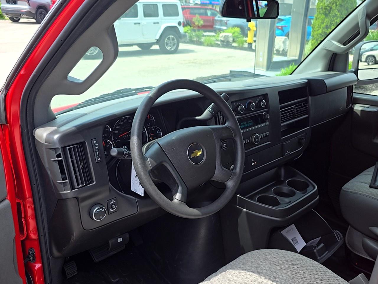 2026 Chevrolet Express Cargo Van 2500 Extended Wheelbase Rear-Wheel Drive Photo