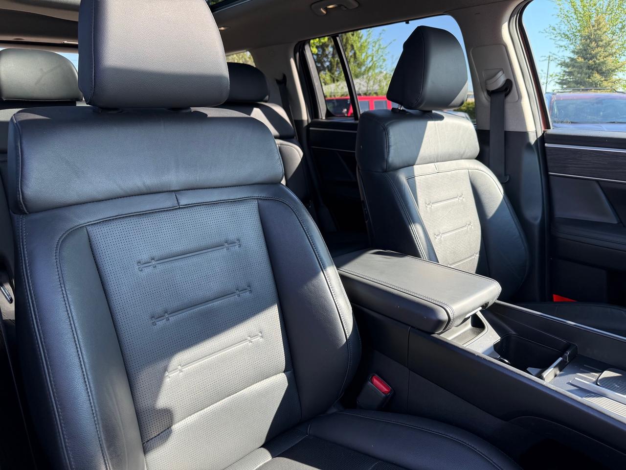 2024 Hyundai Santa Fe Luxury NAV! Sunroof! Leather! 7Pass! Photo