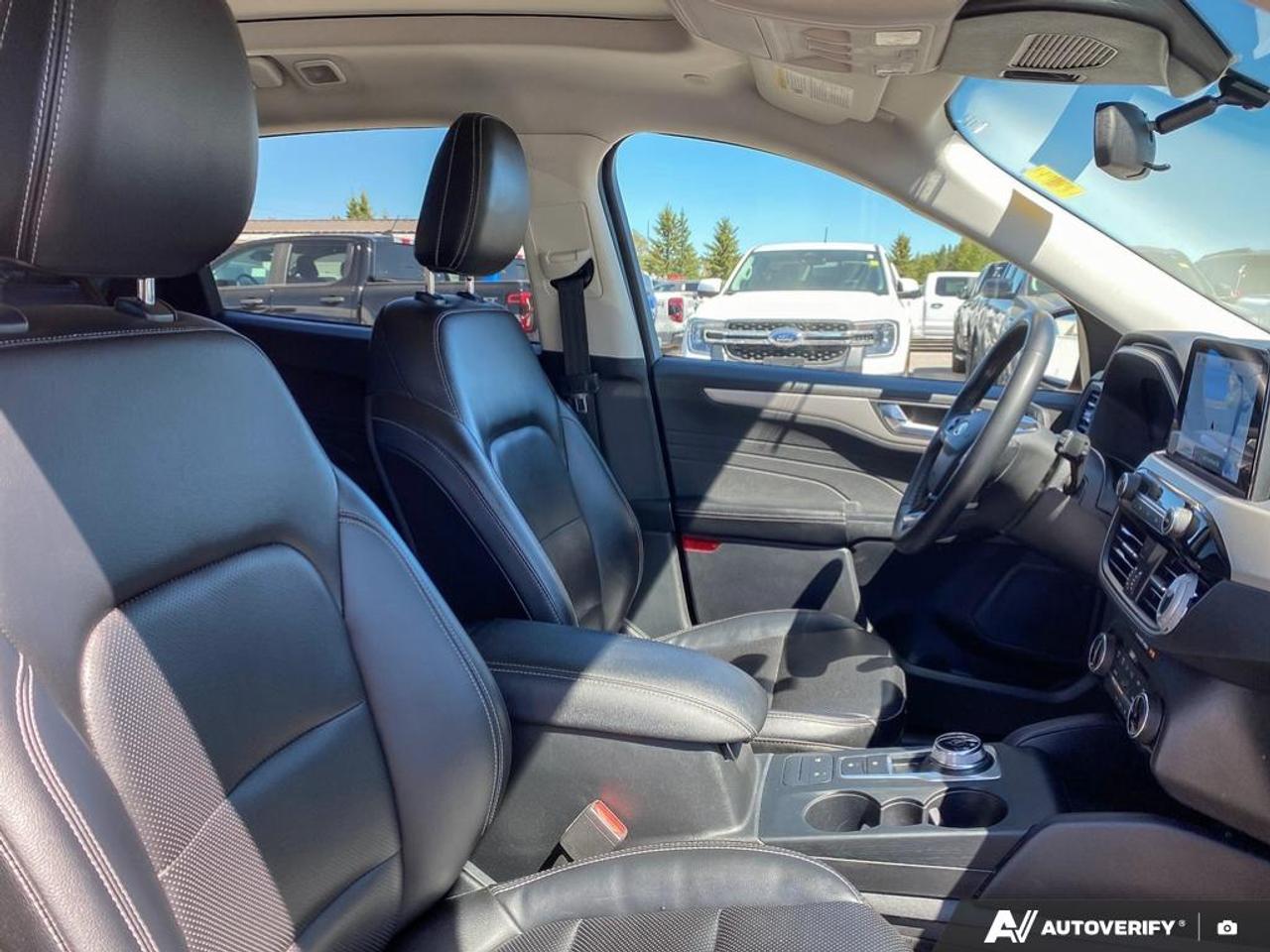 2022 Ford Escape SEL AWD | 1.5L | PANO ROOF Photo